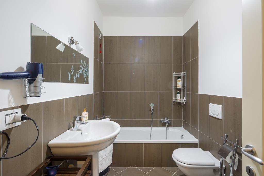 ורונה Cattaneo Arena Apartaments מראה חיצוני תמונה